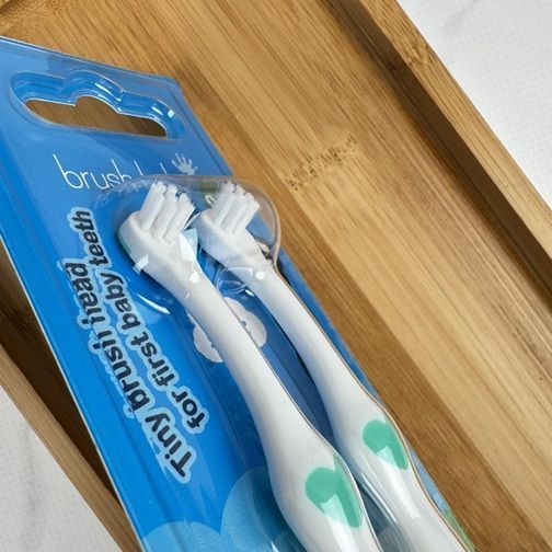 Набор детских зубных щеток Brush Baby First Brush (Ирландия), 0-18 месяцев НФ-00000158 фото